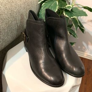Fossil Black Ankle Booties Size 8